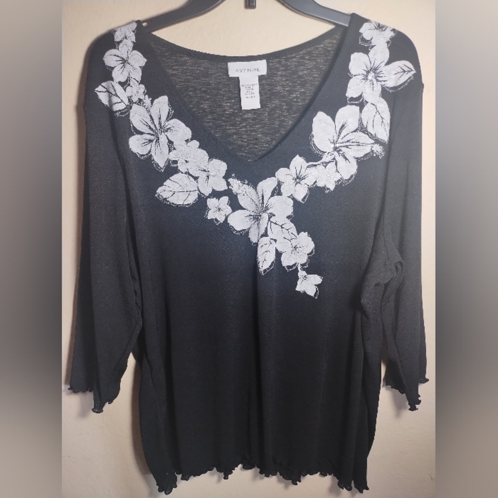 Vintage Avenue Top Embroidered Floral Lettuce Trim Sheer Stretchy